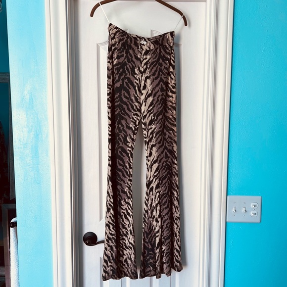 ❌SOLD❌ Spell & the Gypsy Vintage Hendrix Bells - Picture 3 of 10